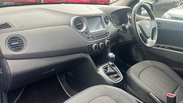 Hyundai i10 1.0 Play Hatchback 5dr Petrol Manual Euro 6 (67 ps)