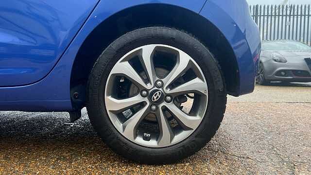 Hyundai i10 1.0 Play Hatchback 5dr Petrol Manual Euro 6 (67 ps)