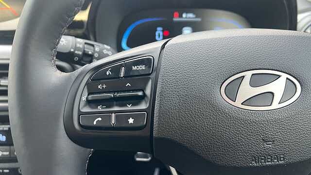 Hyundai I10 1.0 Premium Hatchback 5dr Petrol Manual Euro 6 (s/s) (67 ps) Atlas White