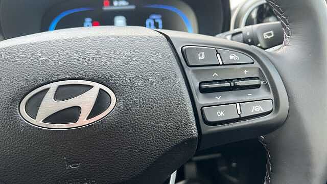 Hyundai I10 1.0 Premium Hatchback 5dr Petrol Manual Euro 6 (s/s) (67 ps) Atlas White