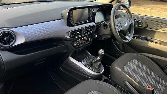 Hyundai i10 1.0 Premium Hatchback 5dr Petrol Manual Euro 6 (s/s) (67 ps)