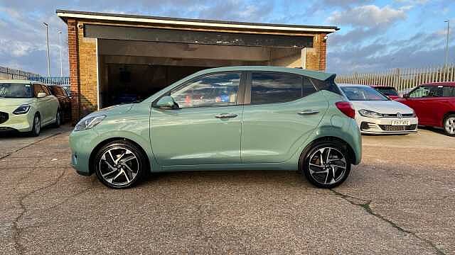Hyundai i10 1.0 Premium Hatchback 5dr Petrol Manual Euro 6 (s/s) (67 ps)