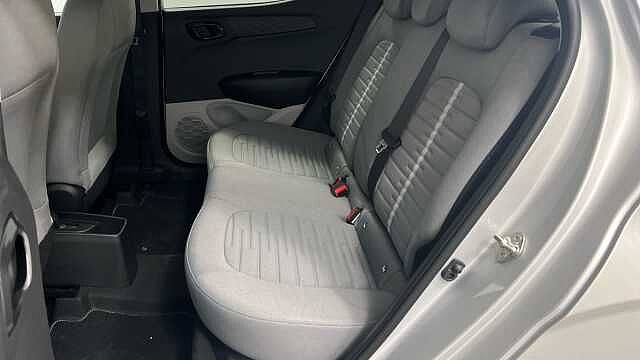 Hyundai i10 1.0 Premium Hatchback 5dr Petrol Manual Euro 6 (s/s) (67 ps)