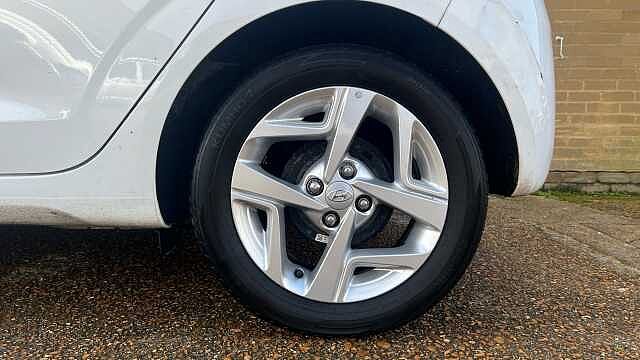 Hyundai i10 1.0 SE Connect Hatchback 5dr Petrol Manual Euro 6 (s/s) (67 ps)