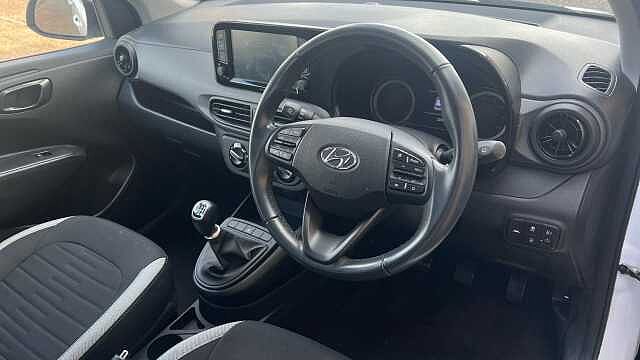 Hyundai i10 1.0 SE Connect Hatchback 5dr Petrol Manual Euro 6 (s/s) (67 ps)