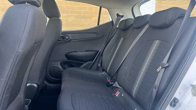 Hyundai i10 1.0 SE Connect Hatchback 5dr Petrol Manual Euro 6 (s/s) (67 ps)