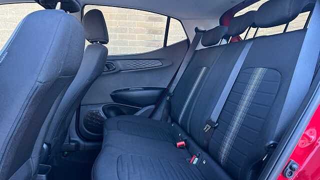 Hyundai i10 1.2 Premium Hatchback 5dr Petrol Auto Euro 6 (s/s) (84 ps)