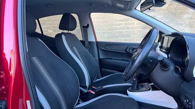 Hyundai i10 1.2 Premium Hatchback 5dr Petrol Auto Euro 6 (s/s) (84 ps)