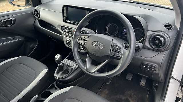 Hyundai i10 1.0 SE Connect Hatchback 5dr Petrol Manual Euro 6 (s/s) (67 ps)