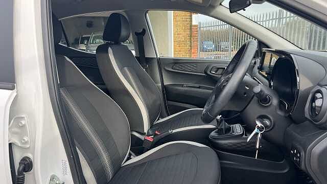 Hyundai i10 1.0 SE Connect Hatchback 5dr Petrol Manual Euro 6 (s/s) (67 ps)