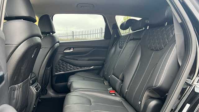 Hyundai Santa Fe 1.6 h T-GDi Premium SUV 5dr Petrol Hybrid Auto Euro 6 (s/s) (230 ps)