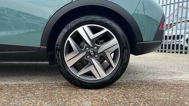 Hyundai BAYON 1.0 T-GDi MHEV Premium SUV 5dr Petrol Hybrid Manual Euro 6 (s/s) (120 ps)