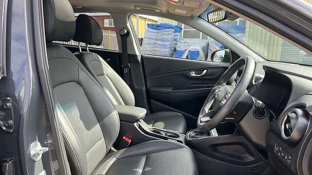 Hyundai KONA 1.0 T-GDi MHEV Ultimate SUV 5dr Petrol Hybrid Manual Euro 6 (s/s) (120 ps)