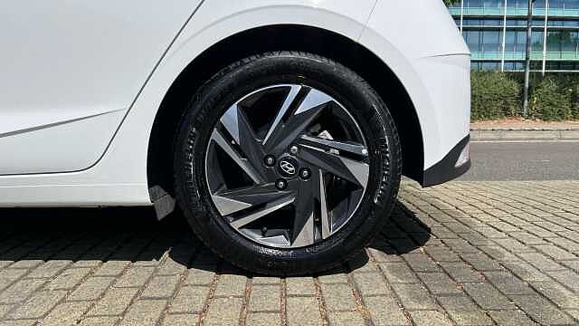 Hyundai I20 1.0 T-GDi MHEV SE Connect Hatchback 5dr Petrol Hybrid Manual Euro 6 (s/s) (100 p Atlas White