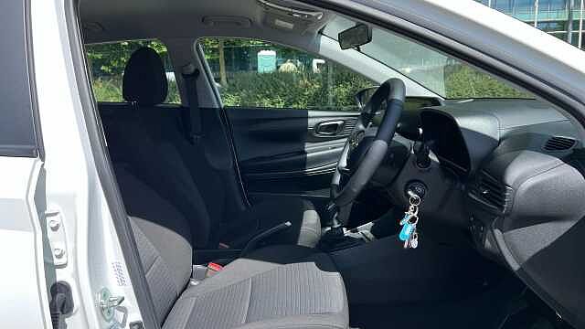 Hyundai I20 1.0 T-GDi MHEV SE Connect Hatchback 5dr Petrol Hybrid Manual Euro 6 (s/s) (100 p Atlas White