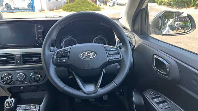 Hyundai i10 1.2 Premium Hatchback 5dr Petrol Manual Euro 6 (s/s) (84 ps)